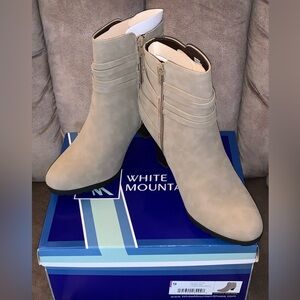White Mountain Taupe Sueded Smooth Ladies Boots Size 9 NIB